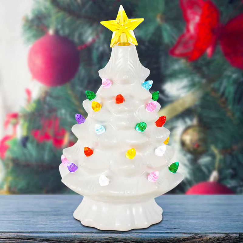 Dekorative Keramik-Weihnachtsbaum-Figur in Weiß und Mehrfarbig mit LED-Stern und Vintage-Design, Höhe: 17,78 cm - Bild 3