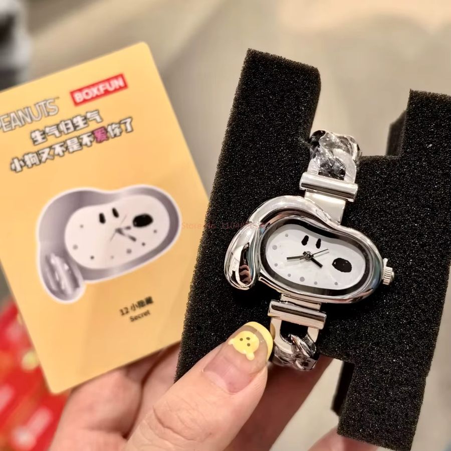 Bandai Hot Snoopy & Friends Sammler-Mystery-Uhr Blindbox, analoge runde Cartoon-Überraschungsuhr in Multicolor für Kinder und Erwachsene - Bild 3