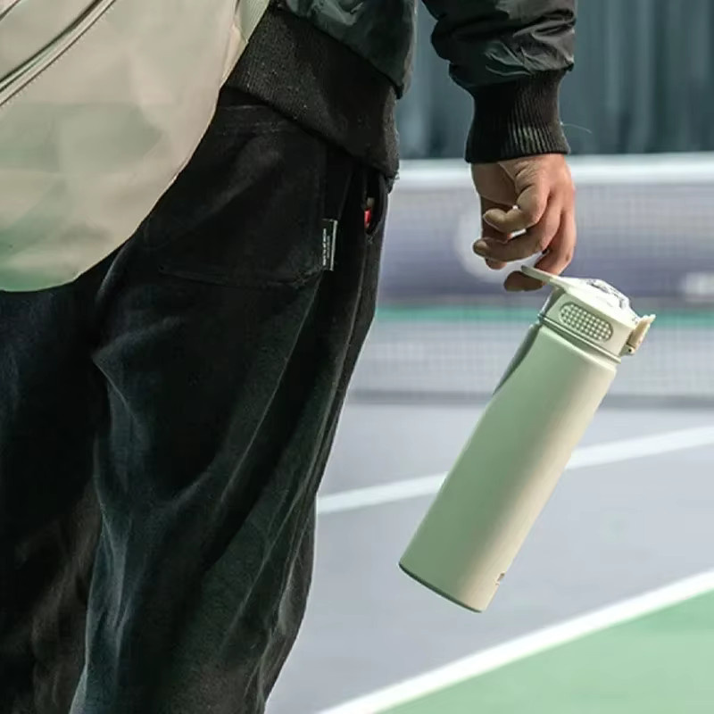 TYESO Thermosflasche aus 304 Edelstahl mit Strohhalm, Thermo-Reisebecher für Heiß- und Kaltgetränke, Gelb - Bild 5