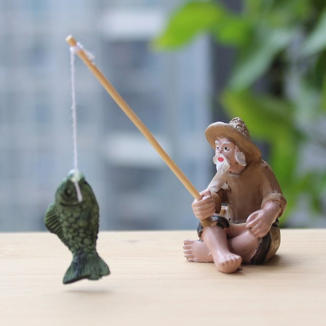 Angler Figur als Gartenornament aus Harz für deine Mikro-Landschaft und Gartendekoration - Bild 1
