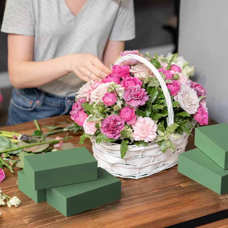 Nasse Blumenschaumblöcke in Grün für florale Arrangements und Dekorationen bei Hochzeiten oder Partys - Bild 4