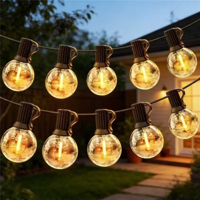 Arbrac LED-Lichterkette für den Außenbereich mit warmweißen G40 Globe-Birnen aus bruchsicherem Kunststoff, wasserdicht, Schwarz - Bild 1