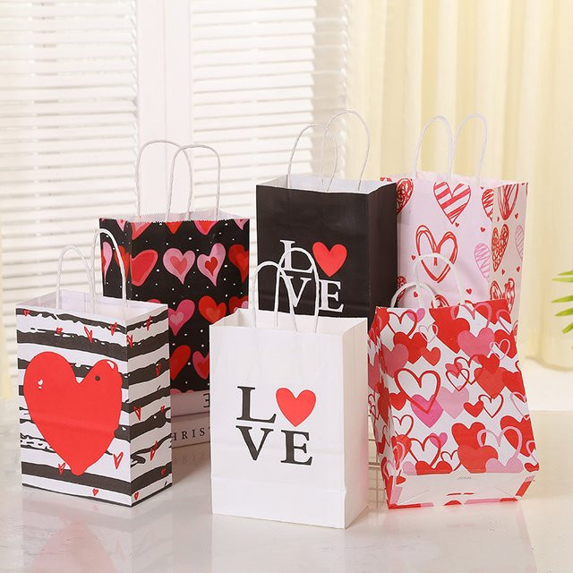 5 Stück weiße Geschenktüten mit Liebesherz aus Papier für Valentinstag, Hochzeit, Geburtstag oder Party-Dekoration - Bild 1