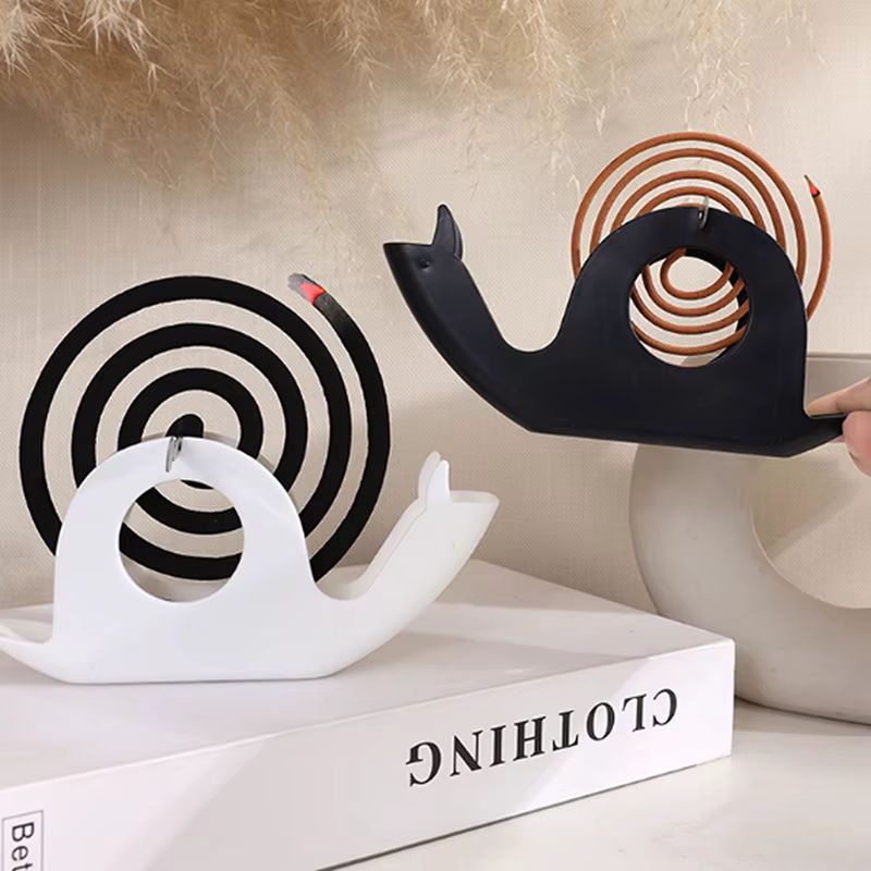 TPXCKz Moskito-Spulenhalter aus Kunststoff in Schwarz als minimalistischer Weihrauchbrenner für Zuhause und Terrasse - Bild 3