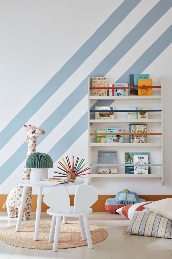 Little Greene Intelligent Matt Emulsion Wandfarbe Shirting 129 in Weiß-Blau, 5 l - Bild 1