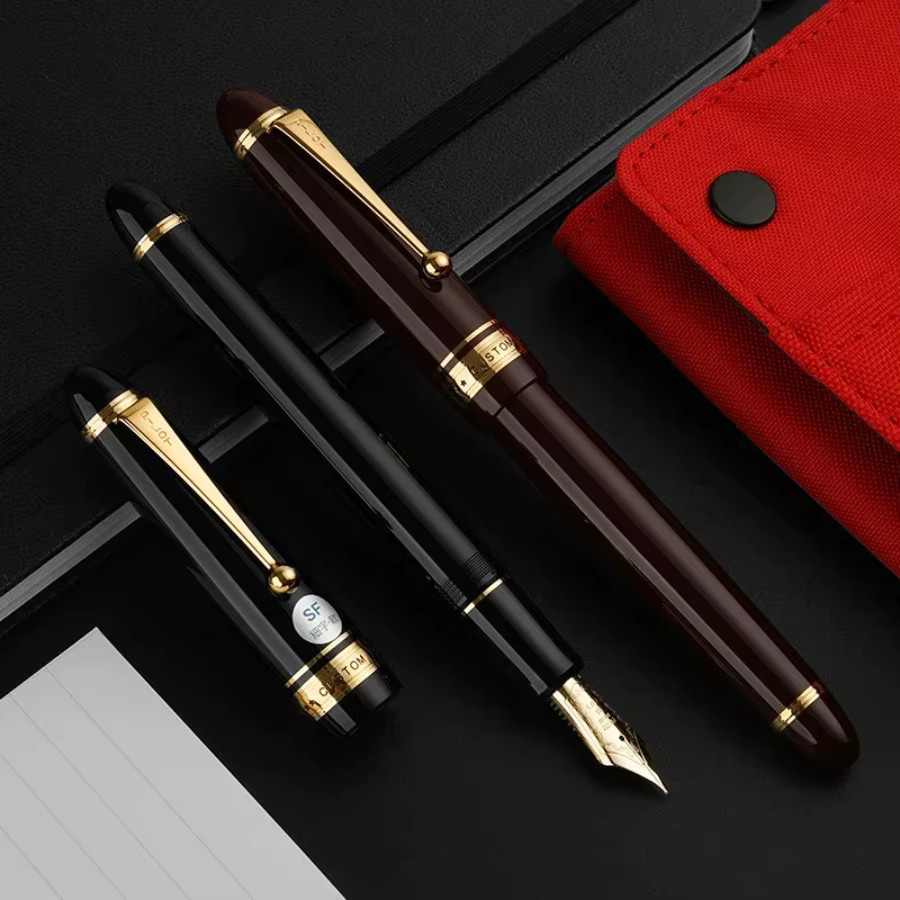 PILOT Custom 743 Füllfederhalter mit 14K Goldfeder in Schwarz - Bild 1