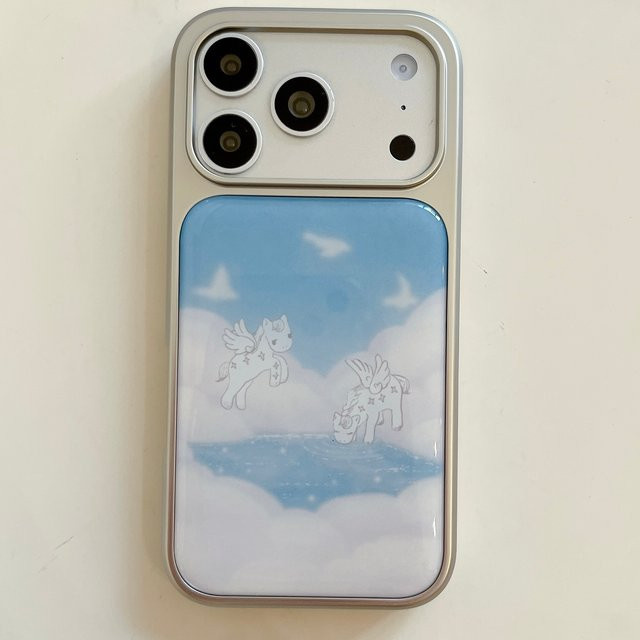 TROPLET Handyhülle mit Wolken und geflügeltem Pferd in Blau für iPhone 17 16 15 14 13 Pro Max - Bild 1