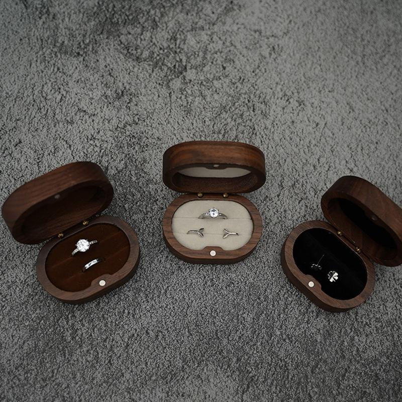 Wucifang Jewelry Verlobungsringbox aus Schwarznuss-Massivholz, ovaler Ringorganisator in Schwarz und Braun für Hochzeit und Heiratsantrag - Bild 3