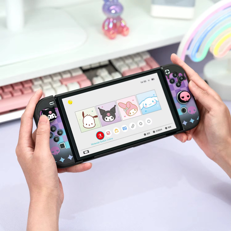 Sanrio Schutzhülle für Nintendo Switch OLED mit Joy Con Covers und Sanrio-Motiven Hello Kitty Cinnamoroll Pom Pom Purin Kuromi in Multicolour - Bild 3