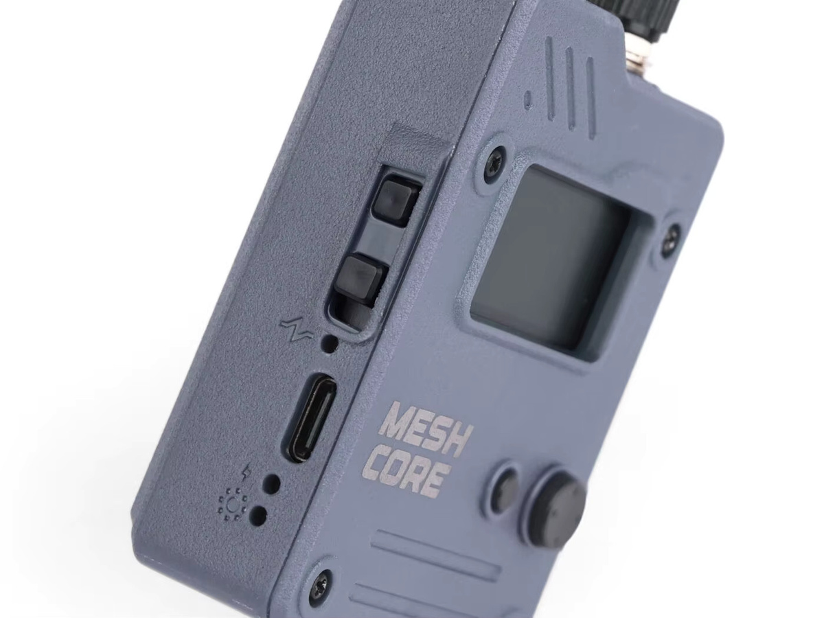 Seeed Studio MeshCore Wio Tracker L1 Pro LoRa IoT Textkommunikationsgerät mit GPS und OLED Display in Grau - Bild 3