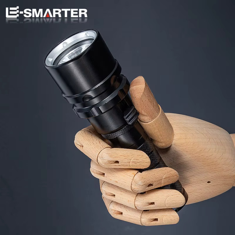 ESMARTER T6/L2 LED-Tauchtaschenlampe in Schwarz, professionelle wasserdichte Unterwasser-Taschenlampe mit IP68-Schutz und wiederaufladbarem 18650-Akku - Bild 3