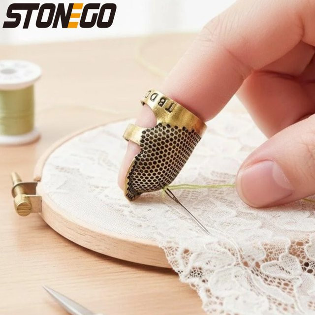 STONEGO Vintage Metall-Fingerhut-Set in Gold, 2 Stück Näh- und Handarbeitszubehör - Bild 1