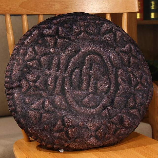 Kreatives Keks-Kissen in Braun als lustiges Plüschkissen für Sofa und Bett, Durchmesser: 45 cm - Bild 1