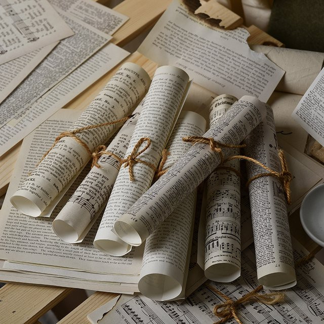 Morgenregen Vintage Collage-Papier in Beige mit englischem Zeitungsmanuskript für Journaling und Dekoration - Bild 1