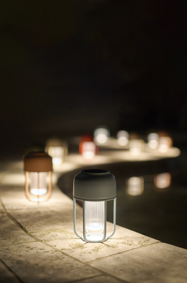 HOUE Light No 1 Akku und Solarleuchte LED Tischleuchte in Rot - Bild 3