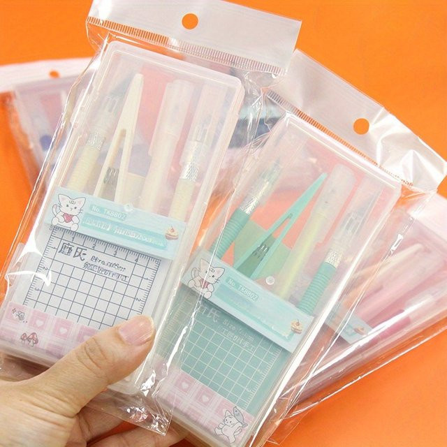 DIY-Scrapbooking-Werkzeugset in Schwarz mit Stift, Schnitzmesser, Pinzette und Schneidunterlage aus Kunststoff - Bild 1