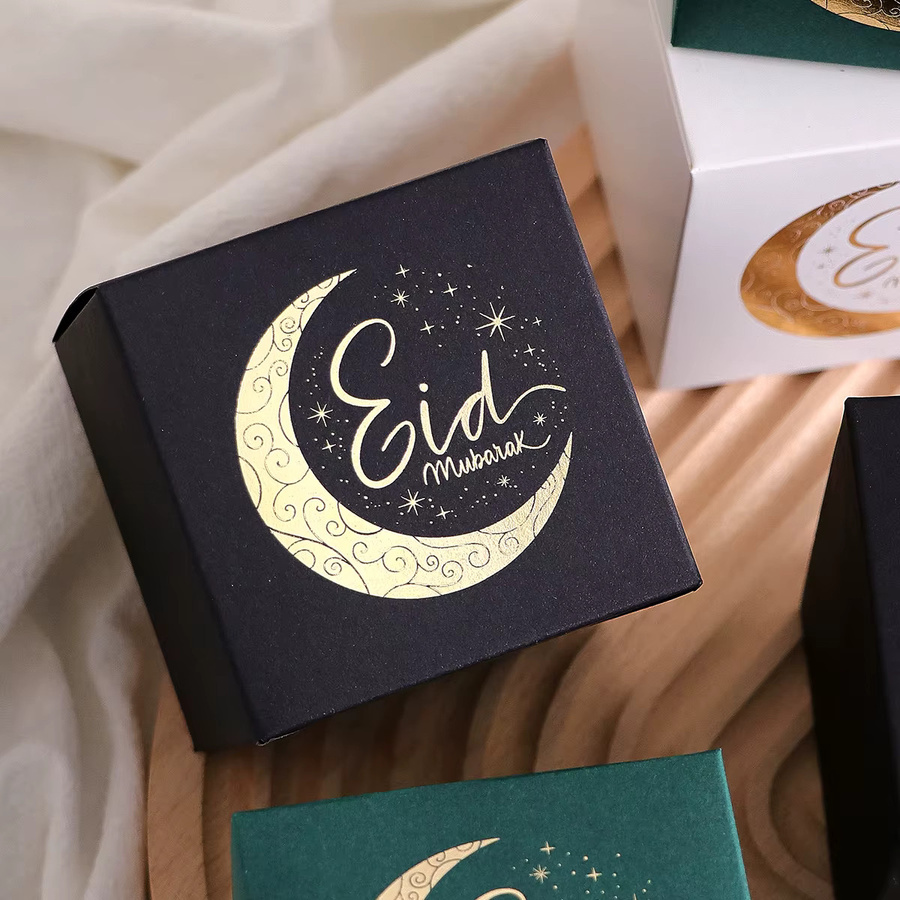 Set mit 10 Mini-Geschenktüten aus Papier in Schwarz, Weiß und Grün mit goldenem Halbmond-Design und Sternen zur Eid-Grüßung - Bild 4