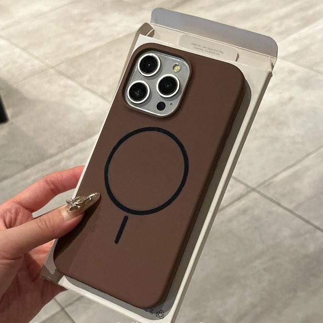Yiran Flüssigsilikonhülle für iPhone kompatibel mit MagSafe, Stoßfest, Farbe: Braun - Bild 1