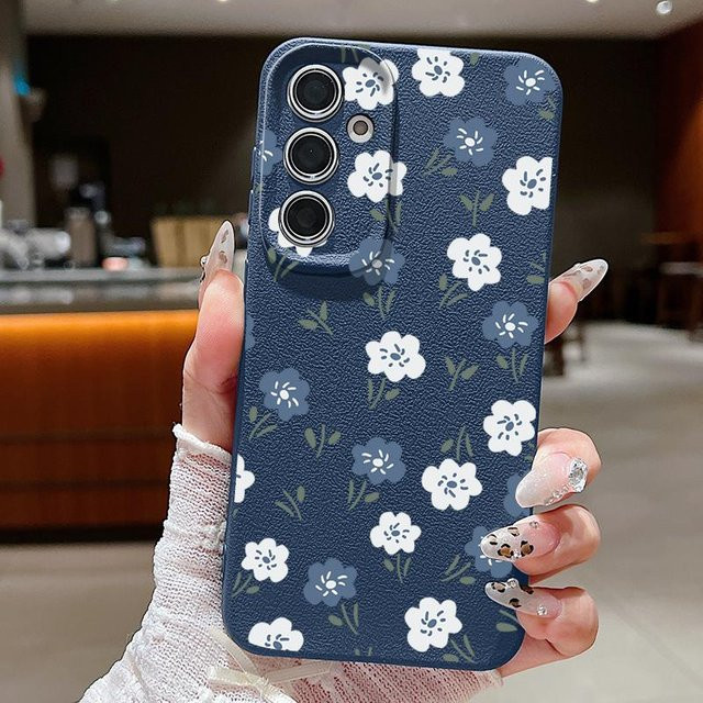 Samsung Handyhülle mit Blumenmuster und Lederstruktur aus mattem TPU in Blau für S25 Ultra S24 FE S23 S22 A16 A15 A56 A55 A36 A35 A17 A37 A57 A52 A52S - Bild 1