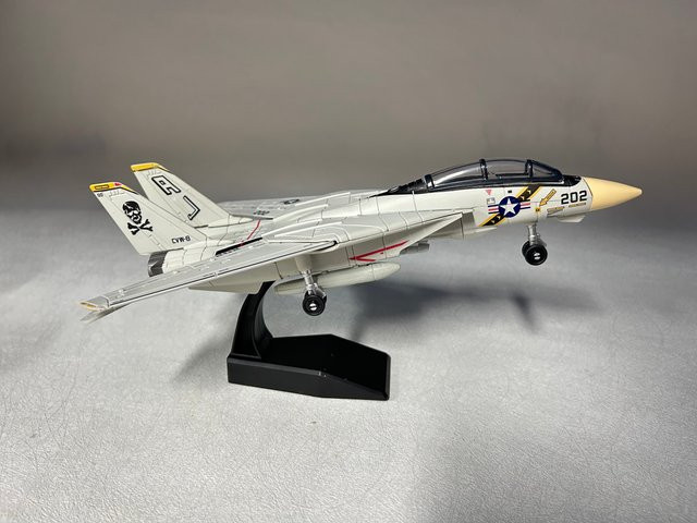 ZOCO F14A Fighter Flugzeug Modell im Maßstab 1:72, graues ABS-Fertigmodell zur statischen Dekoration - Bild 1