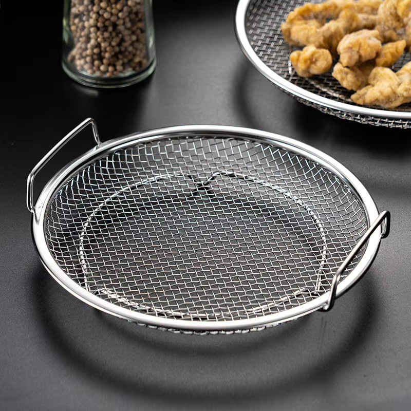Rundes Sieb aus Edelstahl in Silber als Ölfilterschale und Abtropfkorb für die Luftfritteuse, Durchmesser: 18,0 cm - Bild 5
