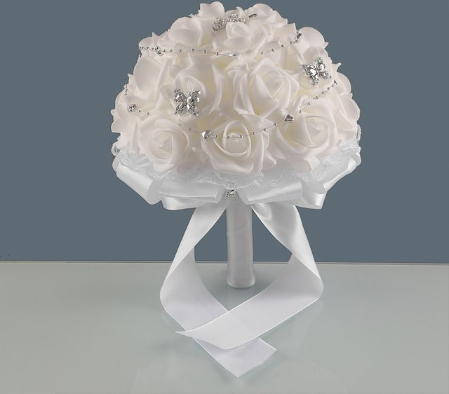 TRUE LOVE GIFT Künstlicher Rosenstrauß aus Seidensatin in Weiß für Hochzeiten und Dekoration - Bild 1