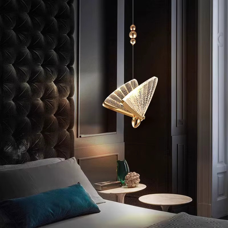 Vikotou LED-Pendelleuchte in Gold/Messing für Küche, Flur und TV-Hintergrund, moderne Hängeleuchte aus Metall mit warmweißem Licht - Bild 3