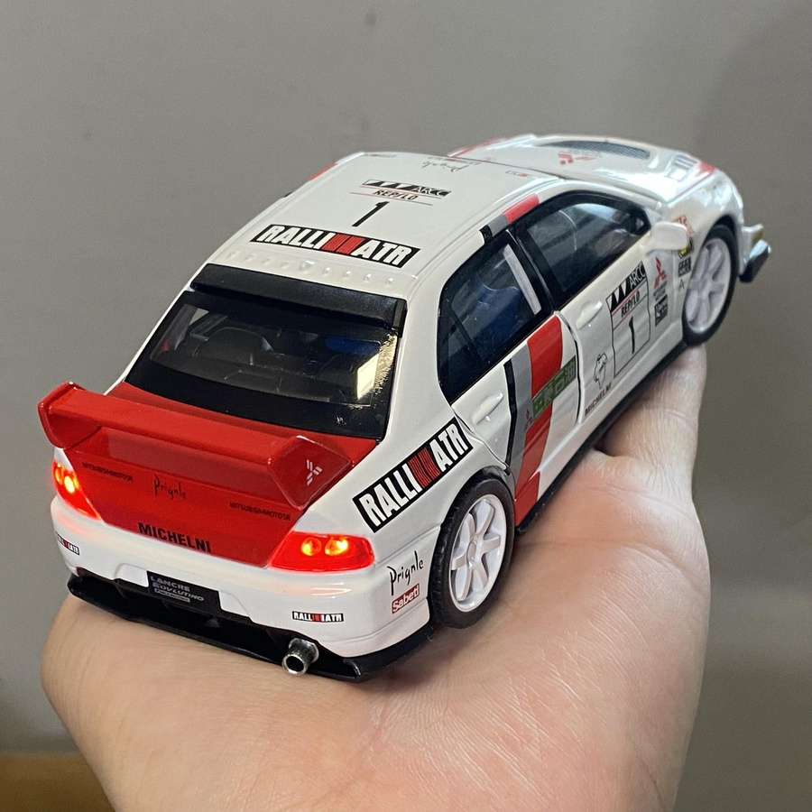 Zealous Sole Mitsubishi Lancer Evolution Petroleum Version, Legierung Druckgussmodell, 1:32, weiß, ab 14 Jahre - Bild 3