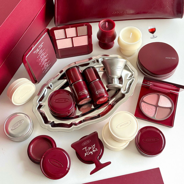 JOOCYEE Make-up-Geschenkset mit Lipgloss, Rouge, Lidschattenpalette und Kosmetiktasche - Bild 1