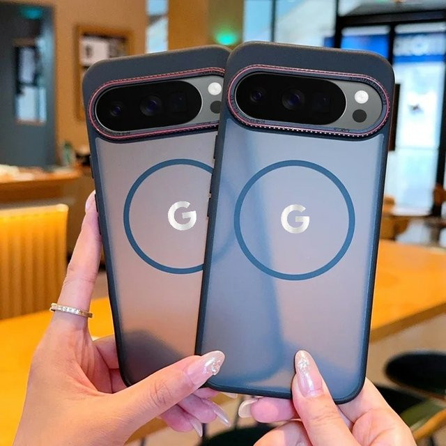 Transparente Leica Red Lens Magnetic Case für Google Pixel 10 Pro XL mit Magsafe Wireless Charging und Skin Feel Oberfläche in Schwarz - Bild 1
