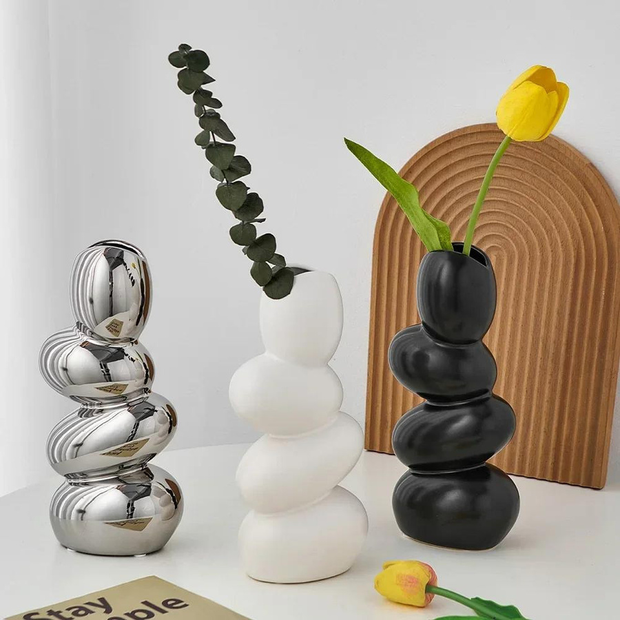 Dekorative Keramikvase in Weiß im modernen Minimalismus-Stil für dein Blumenarrangement - Bild 1