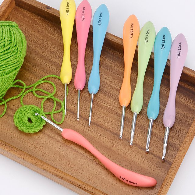 QJH Häkelnadel-Set aus Aluminium mit ergonomischem, gebogenem Griff in Multicolour - Bild 1