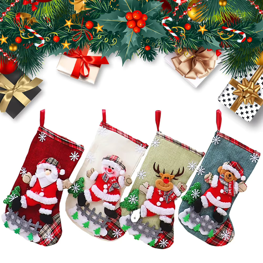 4-teiliges APWIKOGER Weihnachtsstrümpfe-Set aus Plüsch in Rot und Multicolour mit Weihnachtsmann, Schneemann, Bär und Elch zum Aufhängen am Kamin oder Weihnachtsbaum - Bild 2