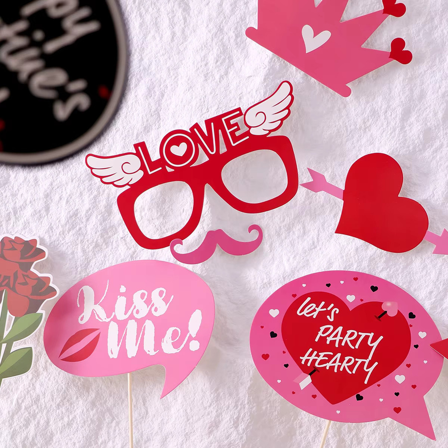 25-teiliges Set Foto-Requisiten zum Valentinstag und Junggesellenabschied aus Papier in Pink - Bild 1