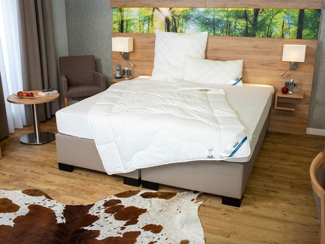 BECO Ganzjahres-Bettdecke Proneem mit Milbenschutz, weiß, B/H: 135 x 200 cm - Bild 1