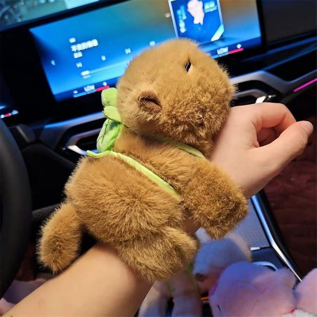 Yiran Health & Beauty Capybara Armband Plüschtier, 15cm, ab 14 Jahren - Bild 1