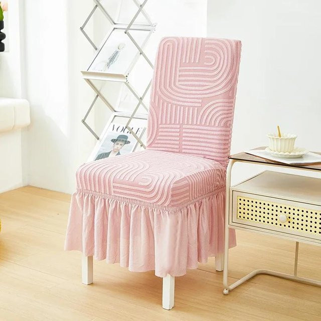 Bestbags Luxuriöser Stuhlüberzug aus Jacquard mit Plissee-Rock in Pink - Bild 1