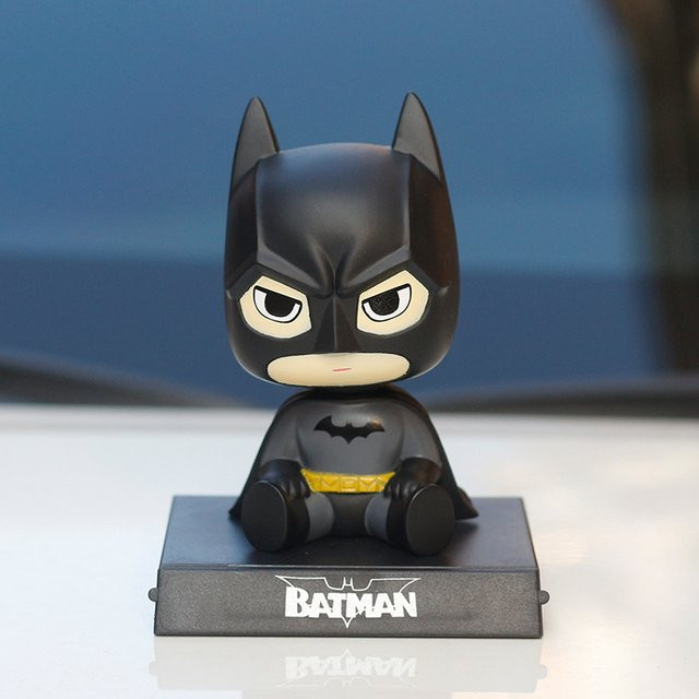 Bandai Avengers Batman Auto-Figur mit Wackelkopf, Bobblehead, 11cm - Bild 1