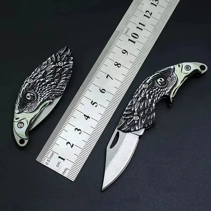 Kreatives Mini-Klappmesser mit Adlerkopf aus Edelstahl in Silber als EDC-Schlüsselanhänger für Outdoor-Einsätze - Bild 2