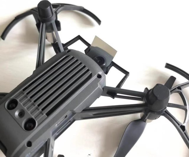DigIn Vertikaler 90-Grad-Fotografiehalter für Tello in Schwarz für Spiegelaufnahmen und Overhead-Shots - Bild 1