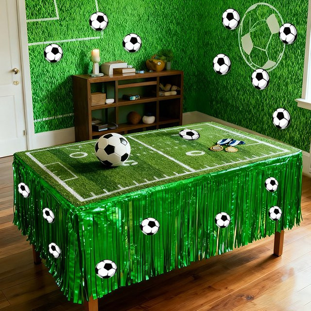 ZQNYCY Fußball-Party-Tischdecke Set mit Quasten und Aufklebern, rechteckig, grün, Sport-Dekoration für Geburtstag und Party - Bild 1