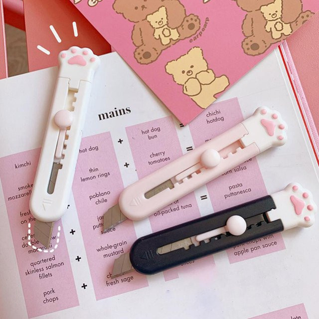 Tragbares Mini Utility Messer mit Katzenpfoten-Design in Schwarz aus Carbonstahl und Kunststoff - Bild 1