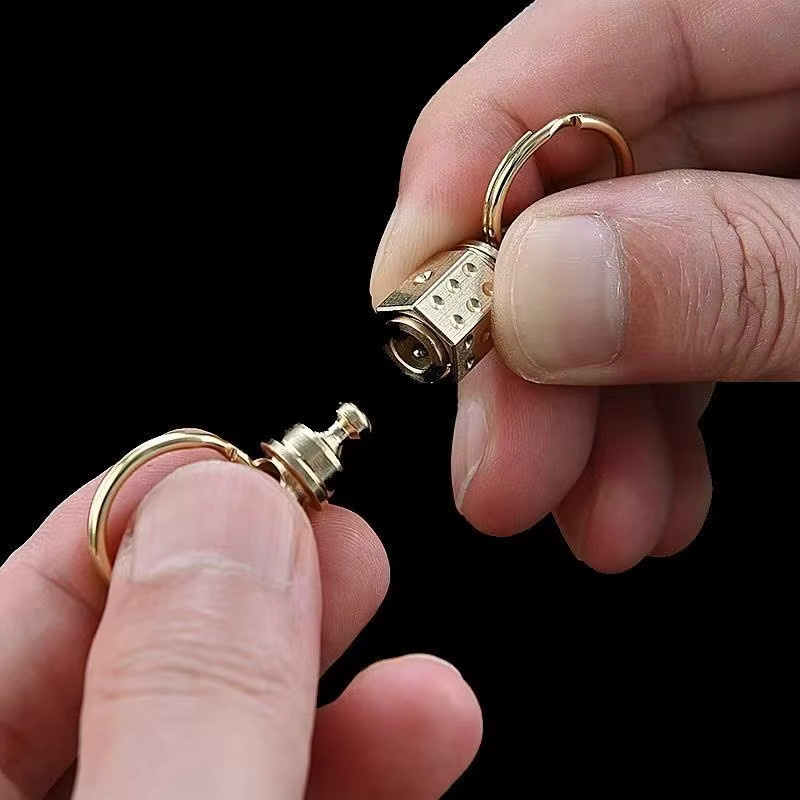 JIANLAI Universalgelenk Schlüsselanhänger aus Messing in Gold mit Doppelring und Schnellverschluss - Bild 2