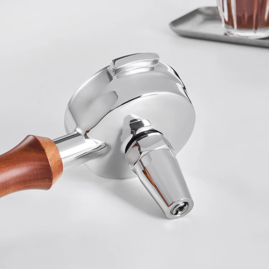 ZIRKUS Tee-Siebträger mit Holzgriff für 58 mm Kaffeemaschinen in Braun und Silber - Bild 2