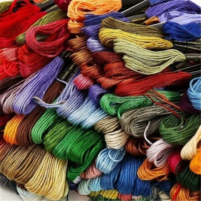 Anker Kreuzstich Stickgarn aus Baumwolle und Polyester in Multicolour - Bild 3