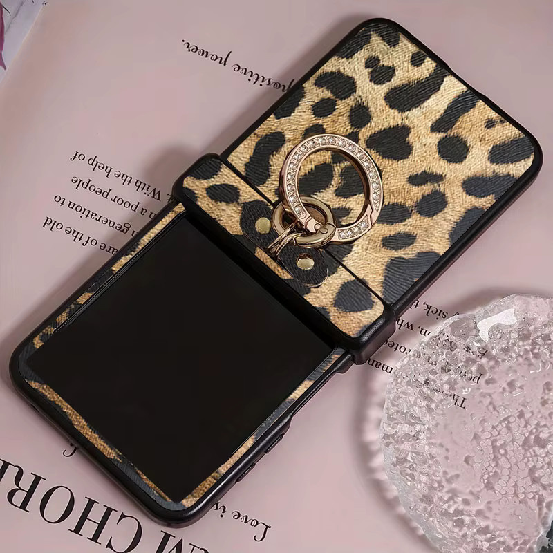 Motorola Handyhülle mit rosa Leopardenmuster aus Leder und rautenförmiger Fingerring-Schnalle für Moto Razr 50 und Moto Razr 60 Ultra - Bild 1