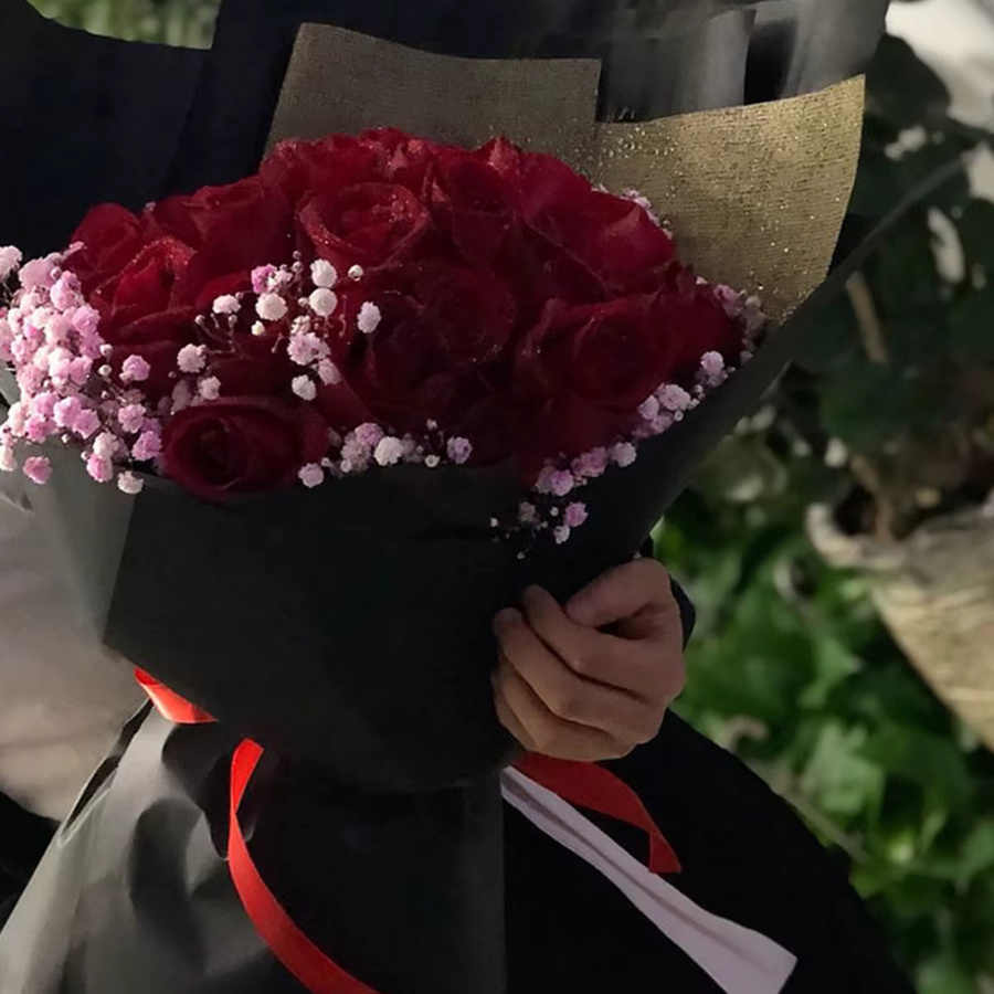 Dekorative Kraftpapierrolle in Schwarz für Bastelarbeiten und Blumenverpackungen, Breite: 38 cm - Bild 3