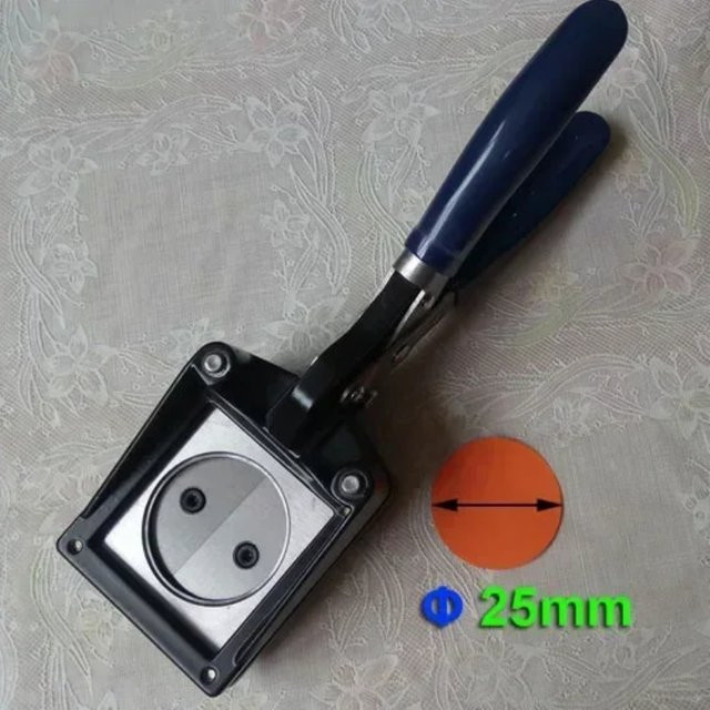 Manueller runder Button-Maker aus Metall für professionelle Papier-Grafikstanzer in verschiedenen Größen von 25mm bis 48mm - Bild 1