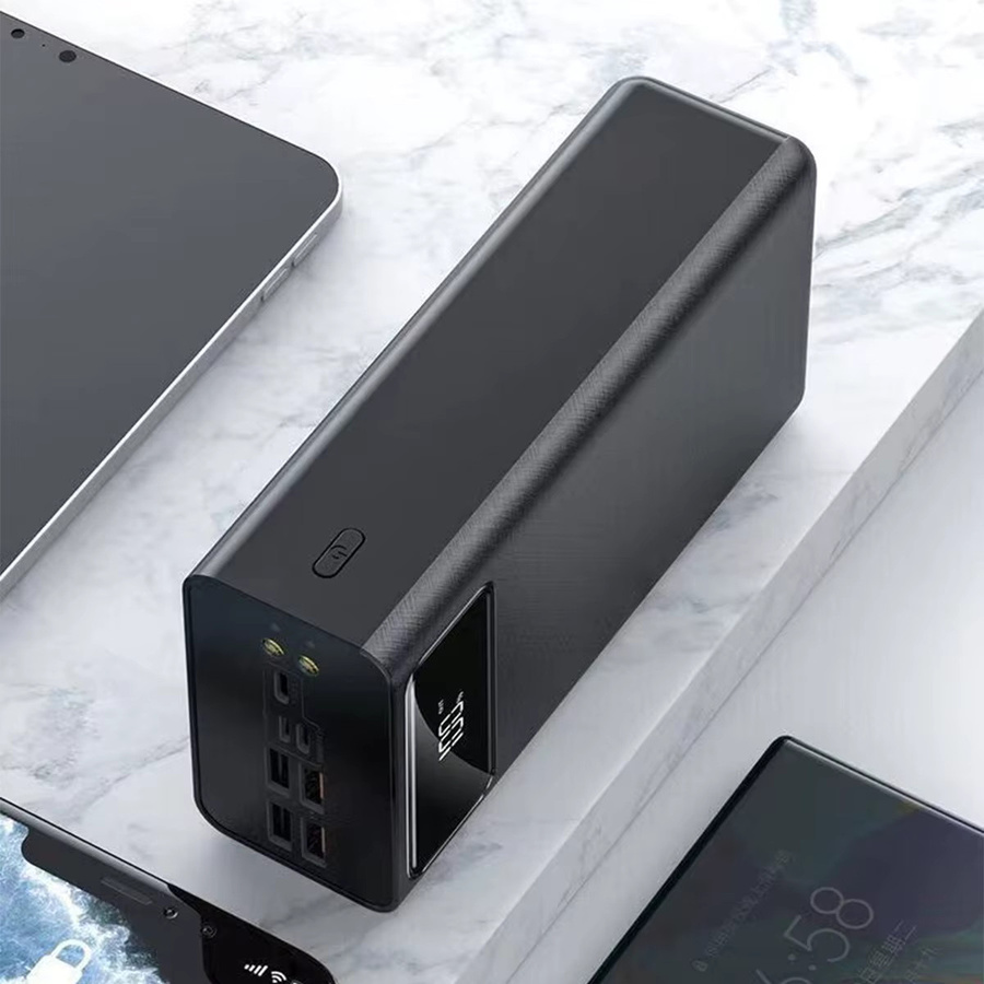 Powerbank mit 50000mAh Kapazität und Schnellladung, 4 USB-Anschlüsse und digitaler Anzeige, Schwarz - Bild 3