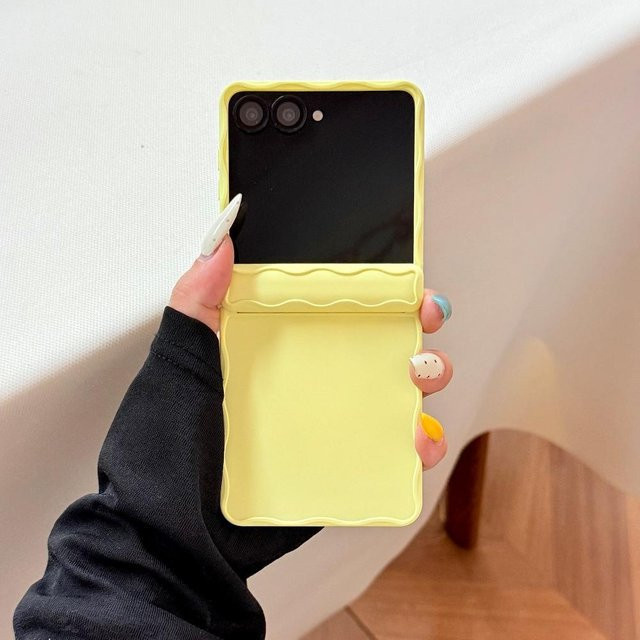 Matte Candy Color Wave Schutzhülle für Samsung Galaxy Z Flip 7 und Galaxy Z Flip 6 in Gelb, ultradünne stoßfeste Frosted Abdeckung - Bild 1